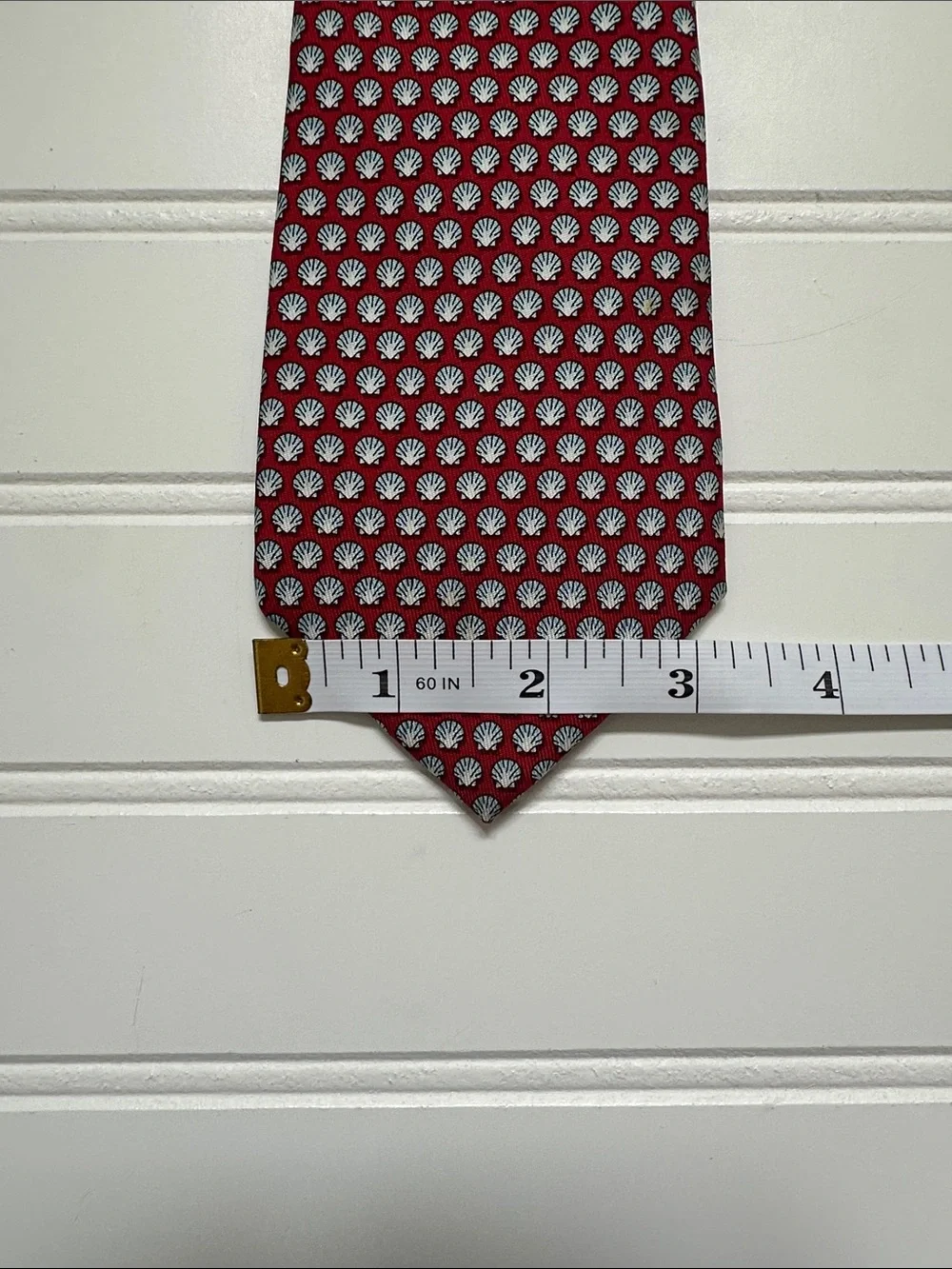 Vineyard Vines Red Tie w/ White Shells